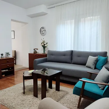 Mila Center-free Parking * Vranje